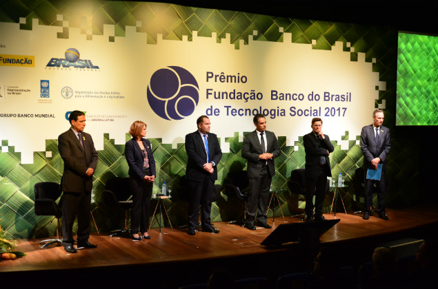 Da esq. p/ dir.: Victor Frontaura (CAF); Maristela Baioni (Pnud); Fbio Eon (Unesco); Asclepius "Pepe" Soares (FBB); Alan Bojanic (FAO); e Martin Raiser (Banco Mundial)