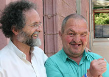 Cristbal Colon ( esquerda) e um scio da La Fageda