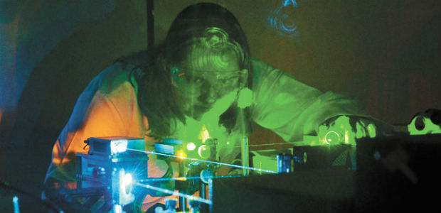 Espectmetro Raman utilizado para caracterizar grafeno por tcnica ptica