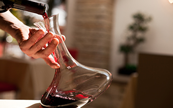 Acessórios essenciais para servir o vinho