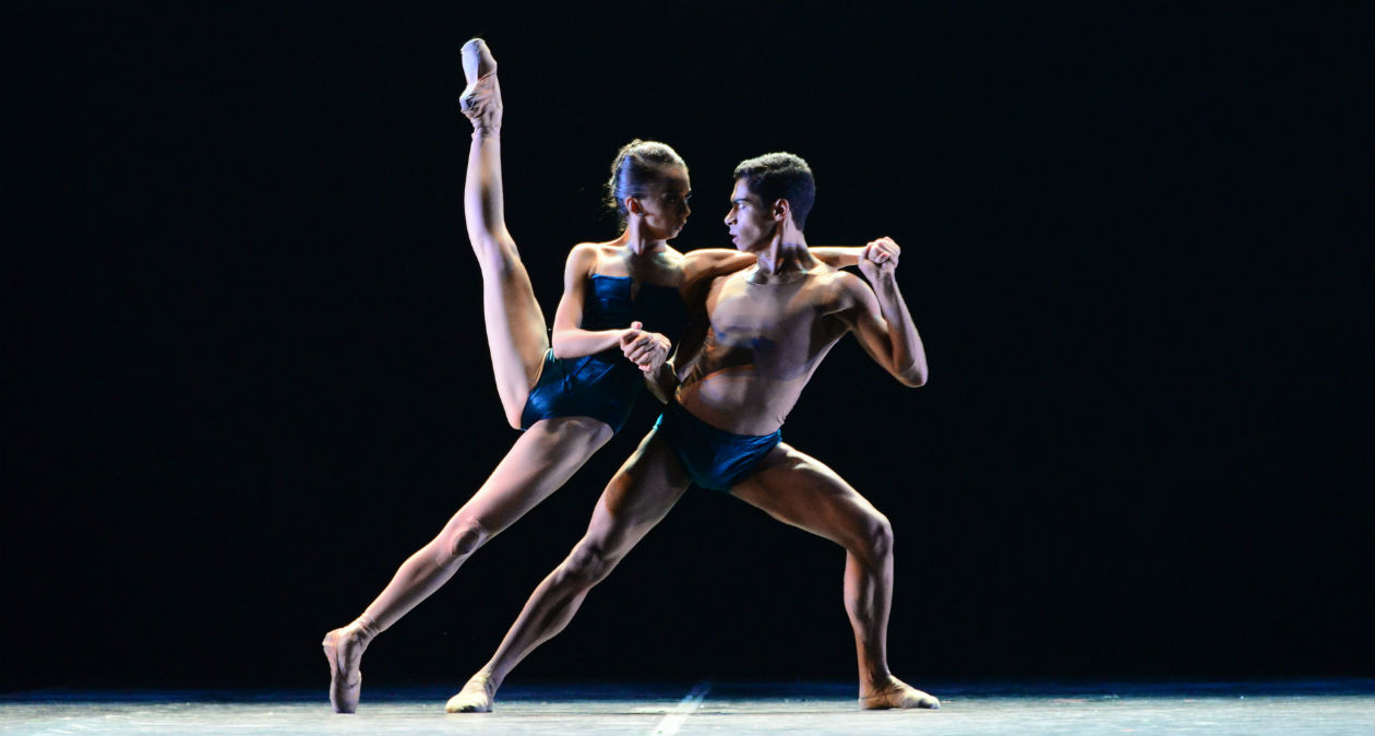 Bailarinos do Centro Cultural Gustav Ritter