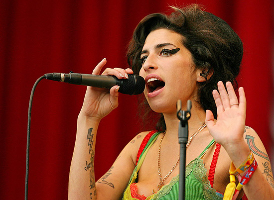 A cantora britânica Amy Winehouse, dona do hit "Rehab", que morreu no último sábado, aos 27 anos