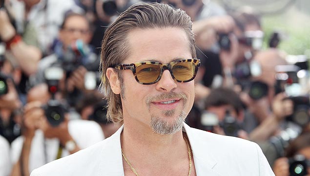 Brad Pitt posa para foto em pré-estreia do filme "A Árvore da Vida" no Festival de Cannes