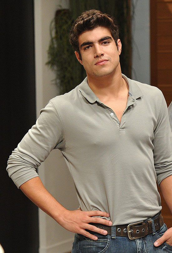 Caio Castro foi criticado por declaração à revista