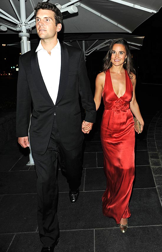 Pippa Middleton e o namorado Alex Loudon compareceram a um evento de caridade