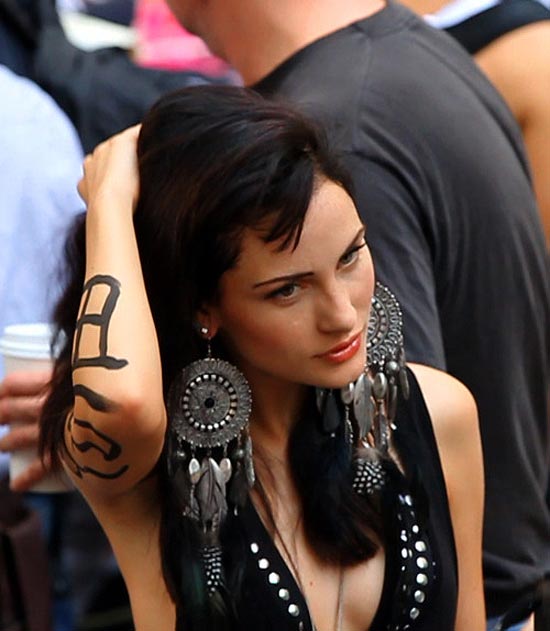 Garota fotografada pelo blog "Hot Chicks of Occupy Wall Street"