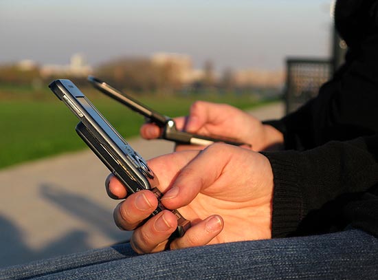 Bullying em mensagens de texto se torna mais comum, diz estudo