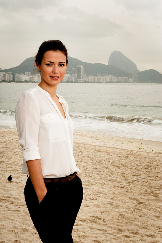 A atriz portuguesa Joana Santos, que fará o mesmo papel de Sonia Braga na novela "Dancin Days"