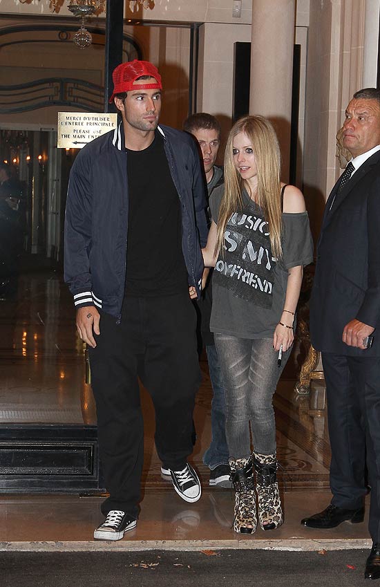 A cantora Avril Lavigne com o namorado Brody Jenner