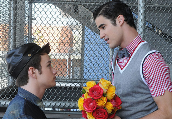 O casal de adolescentes Kurt (Chris Colfer) e Blaine (Darren Criss), que vai ter sua primeira transa no seriado "Glee"