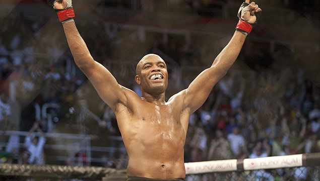 O lutador Anderson Silva, que vai atacar como comentarista da TV Globo no UFC Rio
