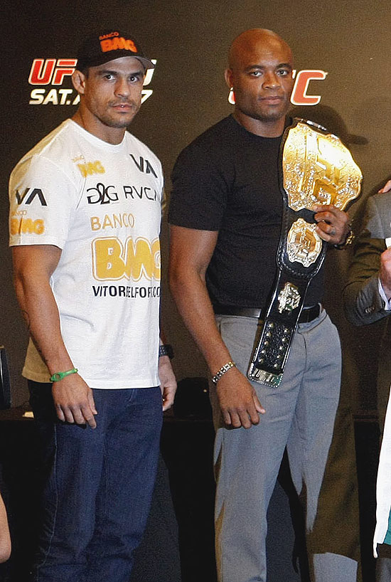 Vitor Belfort e Anderson Silva vão comentar o UFC na Globo
