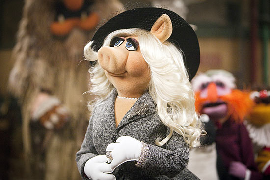 Miss Piggy (foto) em cena do filme "Os Muppets", que estreou nesta sexta (2) e está entre os filmes mais vistos