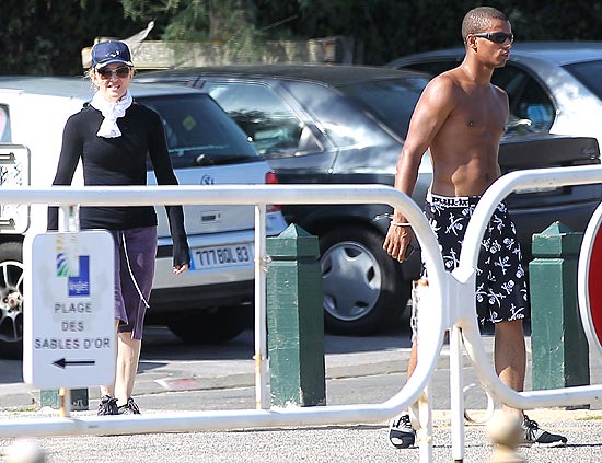 Madonna e o namorado Brahim Zaibat no sul da França em agosto dno passado