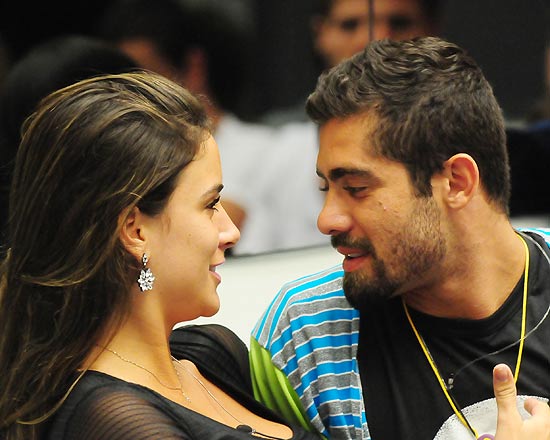 Laisa e Yuri durante o 'BBB 12