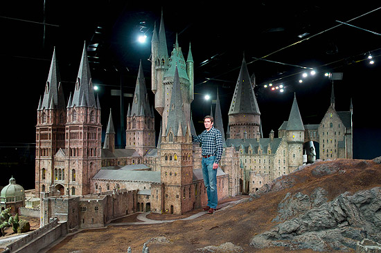 Jose Granell, o supervisor do modelo do castelo de Hogwarts