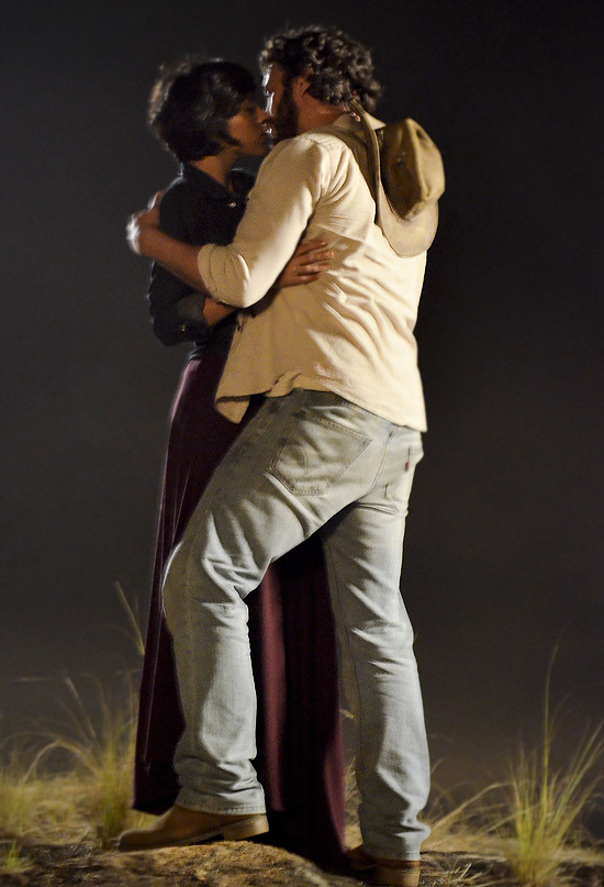 Miriam (Letícia Persiles) e Carlos (Gabriel Braga Nunes) se beijam pela 1ª vez em cena de "Amor Eterno Amor"