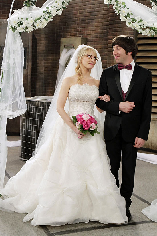 Howard (Simon Helberg, direita) e Bernadette (Melissa Rauch) em cena de "The Big Bang Theory"