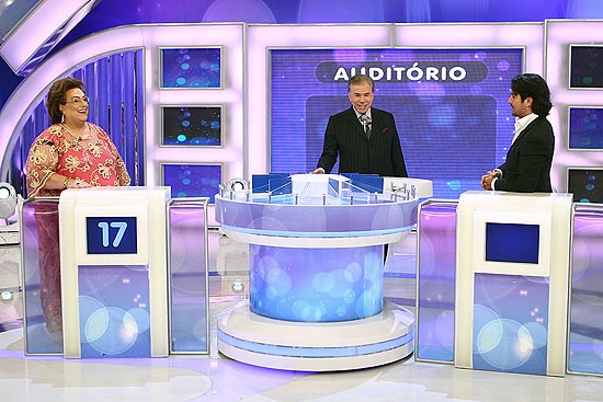 Silvio Santos lança o concurso "as mais belas pernas do Brasil"