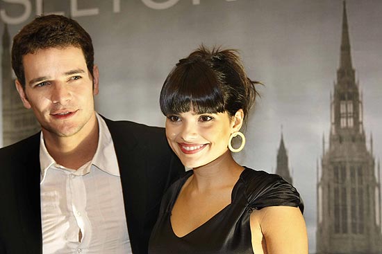 O casal de atores Daniel de Oliveira e Vanessa Giácomo
