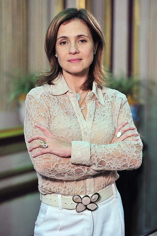 A atriz Adriana Esteves na pele da vilã Carminha de "Avenida Brasil", da Rede Globo