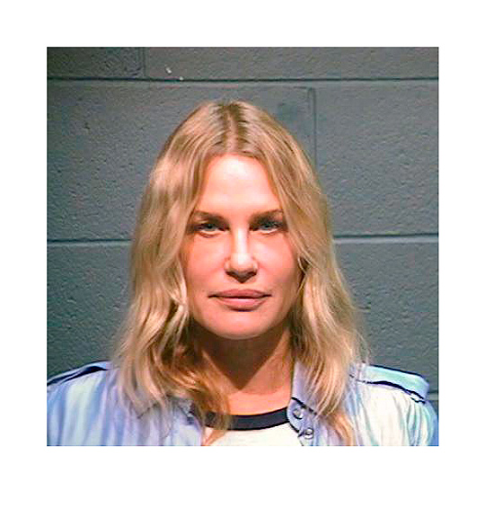 Daryl Hannah, em foto feita na cadeia do condado de Wood, no Texas