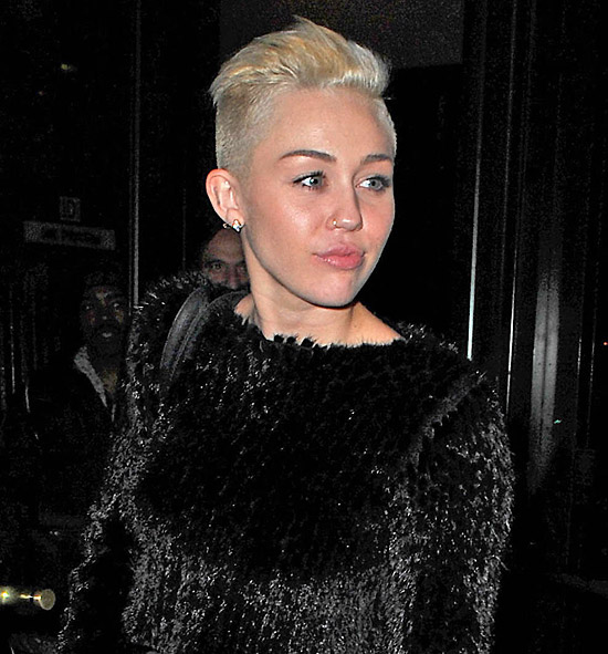 A cantora Miley Cyrus, homenageada nas redes sociais por causa de seu aniversrio de 20 anos