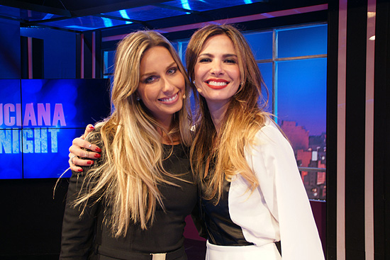 Mariana Weickert (esq.) e Luciana Gimenez no "Luciana By Night", da RedeTV!