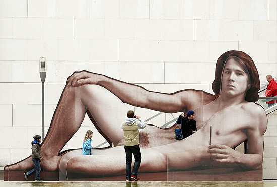 Instalação da exposição de nus do museu Leopold, em Viena