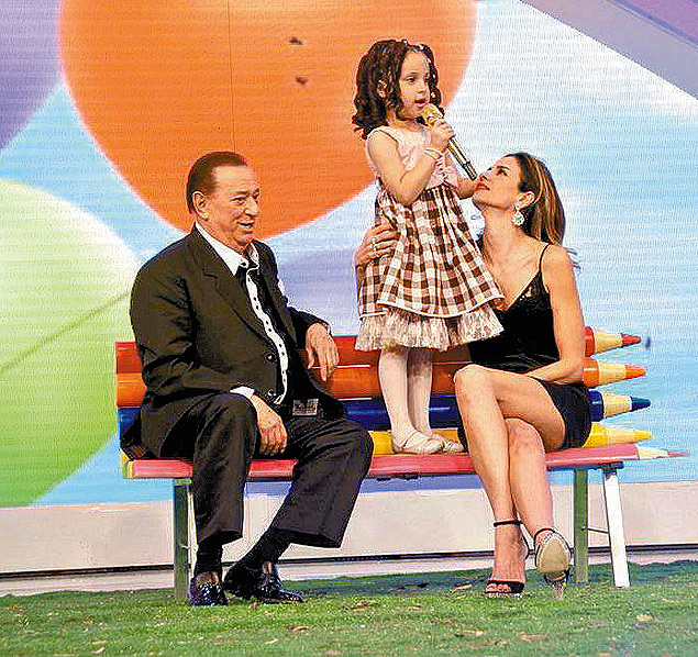 Luciana Gimenez participa do "Programa Raul Gil" (SBT)