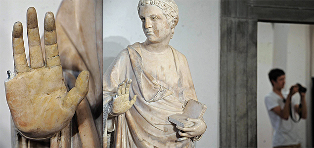 Detalhe da escultura que foi danificada no Museu da Catedral de Florença por um turista americano