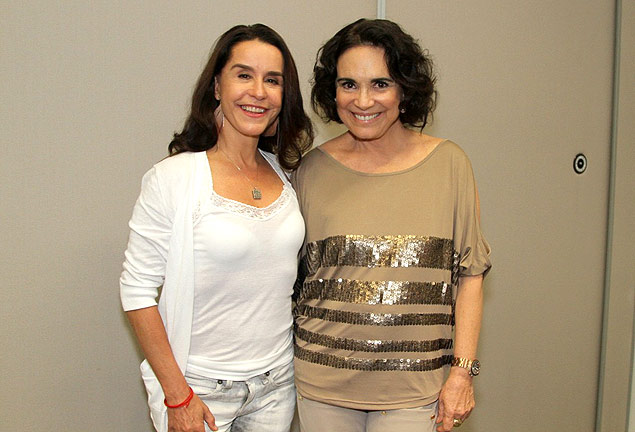 Lucélia Santos e Regina Duarte posam durante coletiva de imprensa após gravação do "Altas Horas"
