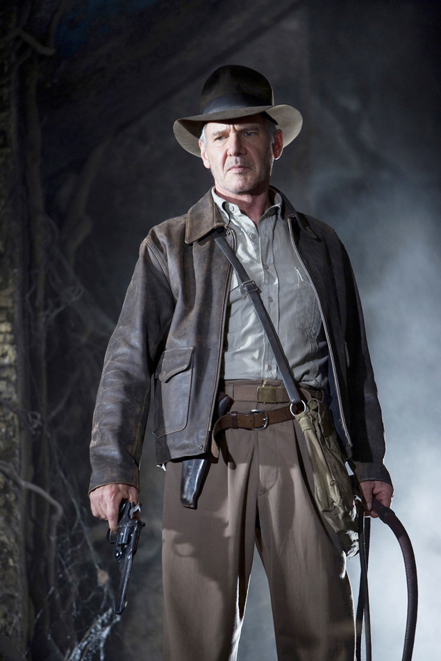 Cinema: o ator Harrison Ford em cena de "Indiana Jones e o Reino da Caveira de Cristal", filme dirigido por Steven Spielberg. Actor Harrison Ford is shown in this undated publicity photo released to Reuters April 23, 2008 in a scene from Lucasfilm LTD and Paramount Pictures upcoming summer film "Indiana Jones and the Kingdom of the Crystal Skull". With the summer movie season set to begin with next week's release of comic book movie "Iron Man," Hollywood is holding its breath, hoping for a big start to the lucrative moviegoing period. REUTERS/David James/Lucasfilm LTD/Handout (UNITED STATES). NO SALES. NO ARCHIVES. FOR EDITORIAL USE ONLY. NOT FOR SALE FOR MARKETING OR ADVERTISING CAMPAIGNS.