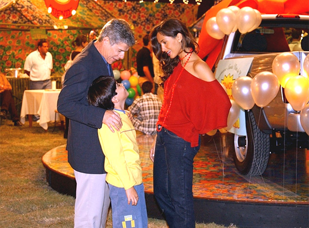 César (José Mayer), Lucas (Victor Curgula) e Luciana (Camila Pitanga) - cena de 'Mulheres apaixonadas' 2003