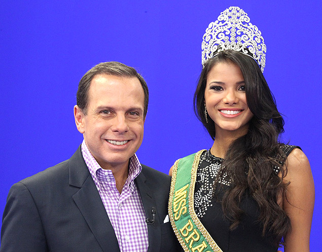 João Dória Jr. entrevista a Miss Brasil Jakelyne Oliveira