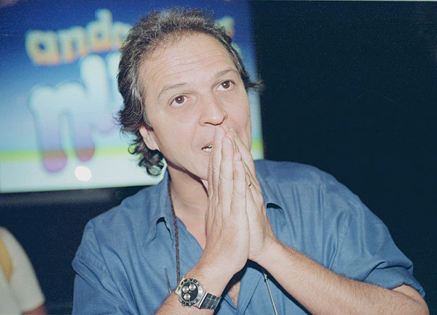 O autor Euclydes Marinho, durante festa de lançamento de sua novela "Andando nas Nuvens", em 1999