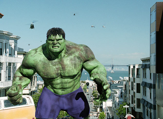 O atacante brasileiro Hulk, pronto para esmagar a defesa adversária de uma sentada