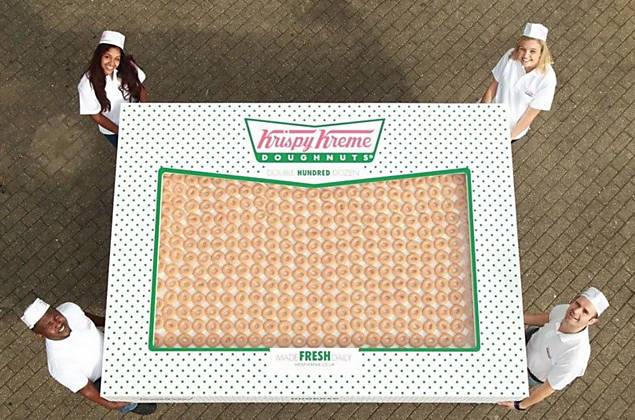 Empresa faz caixa gigante de donuts, com 2400 unidades