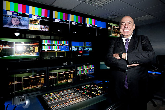 Amilcare Dallevo, presidente da Rede TV!, posa nos estúdios da emissora em São Paulo