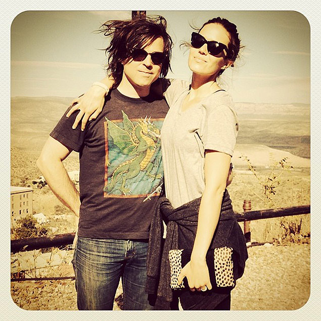 O casal Ryan Adams e Mandy Moore, que anunciou que está se divorciando em 2015, em foto no Instagram de 2013