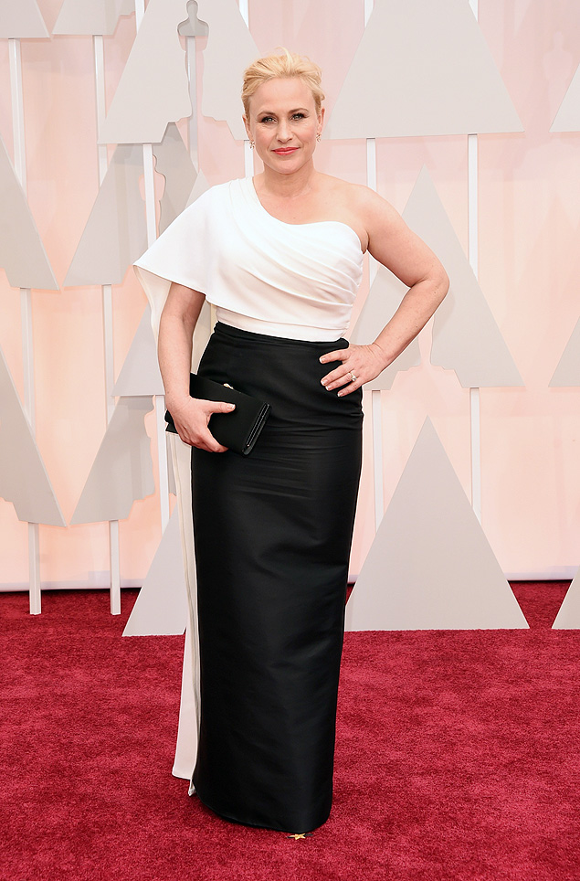 A atiz Patricia Arquette no tapete vermelho da cerimnia do Oscar