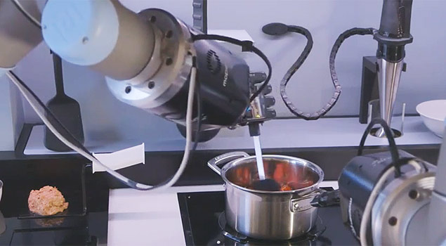 Empresa britânica testa robô-cozinheiro treinado por campeão de 'Masterchef