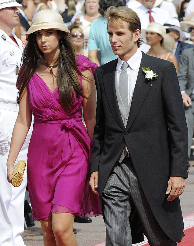 Andrea Casiraghi e sua mulher, Tatiana Santo Domingo, chegam ao casamento do príncipe Albert II de Mônaco