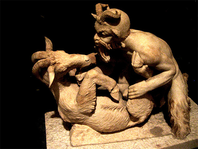 Deusa Pan faz sexo com cabra em escultura de Pompeia