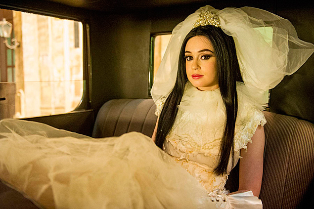 Marina Ruy Barbosa como a noiva-cadáver Malvina, de "Amorteamo"