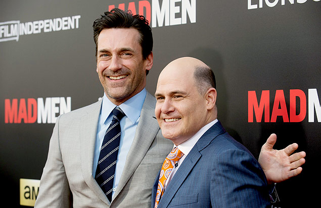 Cast member Jon Hamm (L) and show creator Matthew Weiner attend the "Mad Men: Live Read & Series Finale" held in Los Angeles May 17, 2015. REUTERS/Phil McCarten ORG XMIT: PJM10