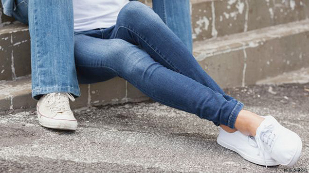 Jeans apertado tipo "skinny" pode danificar músculos e nervos, alerta estudo