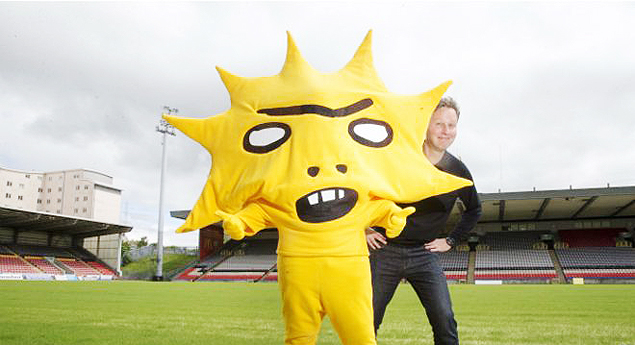Mascote 'assustador' ajuda a viralizar time desconhecido escocês