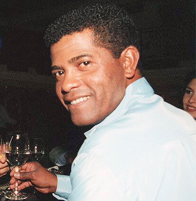 O cantor sertanejo, Joo Paulo, morto em acidente de carro em 1997
