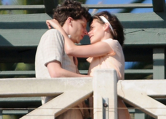 Photo © 2015 Fame Flynet USA/The Grosby Group. Los Angeles, Aug 24 2015. Actors Kristen Stewart and Jesse Eisenberg are spotted locking lips while filming a scene for an Untitled Woody Allen Project in Santa Monica, California on August 24, 2015. This is the first time Allen has filmed a movie in Los Angeles since 1977's 'Annie Hall.